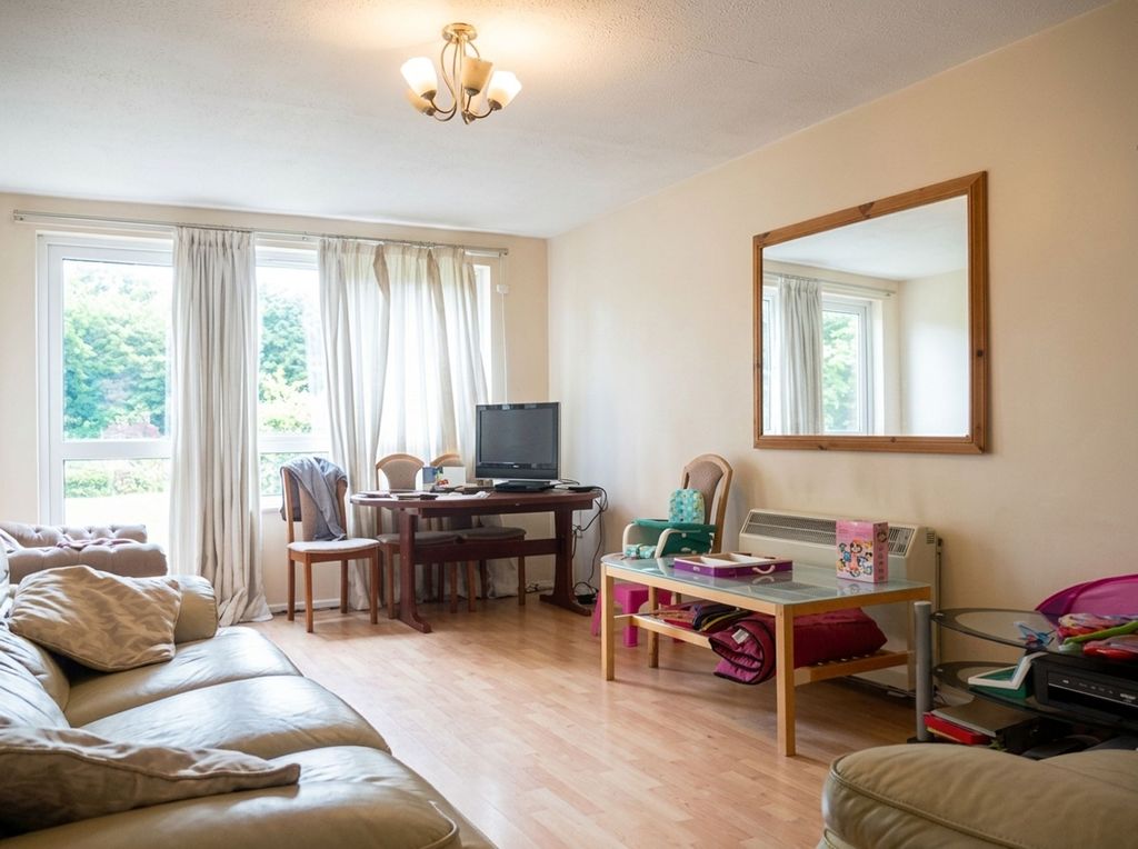 Property photo 2 of 6