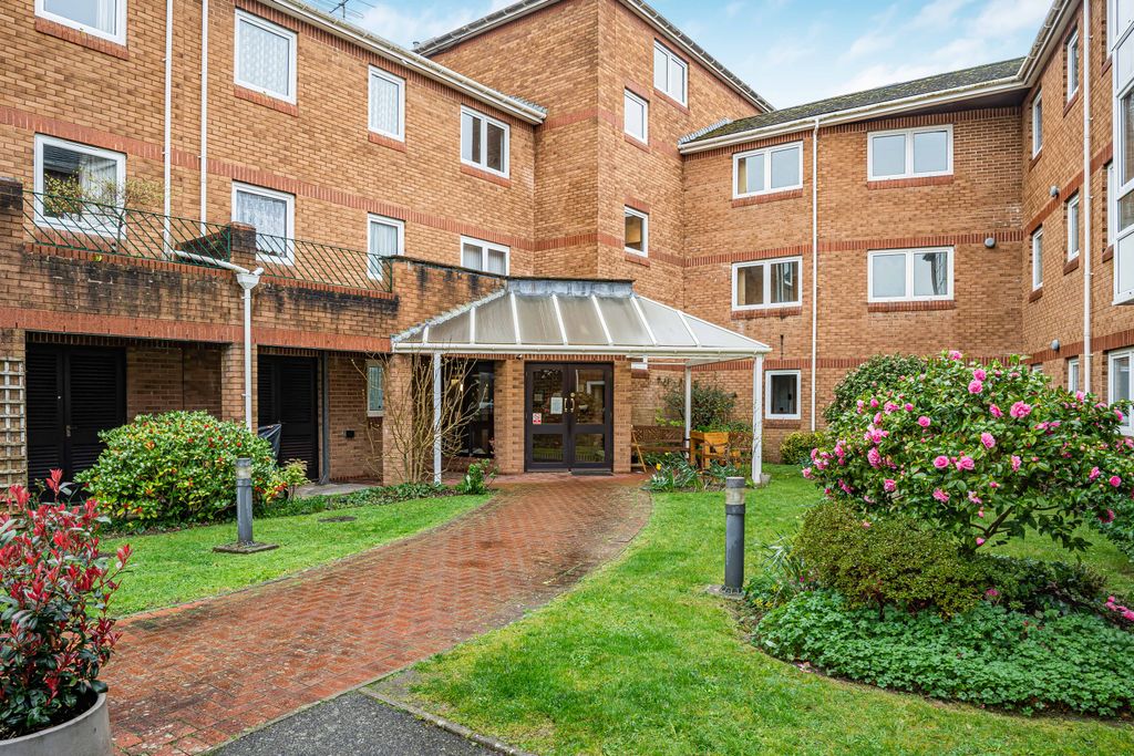 Property photo 1 of 12