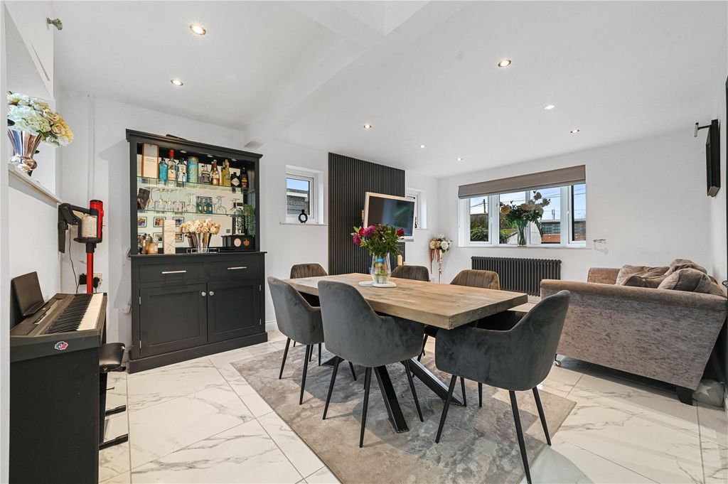 Property photo 2 of 32 Dining Area