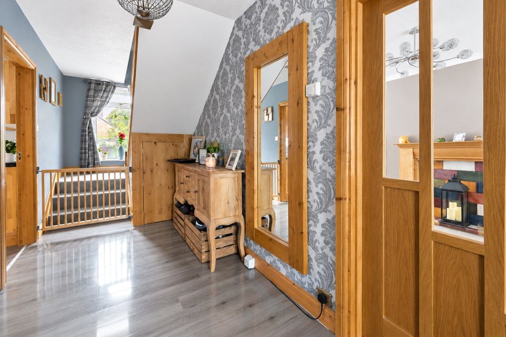 Property photo 2 of 28 Picture No. 29