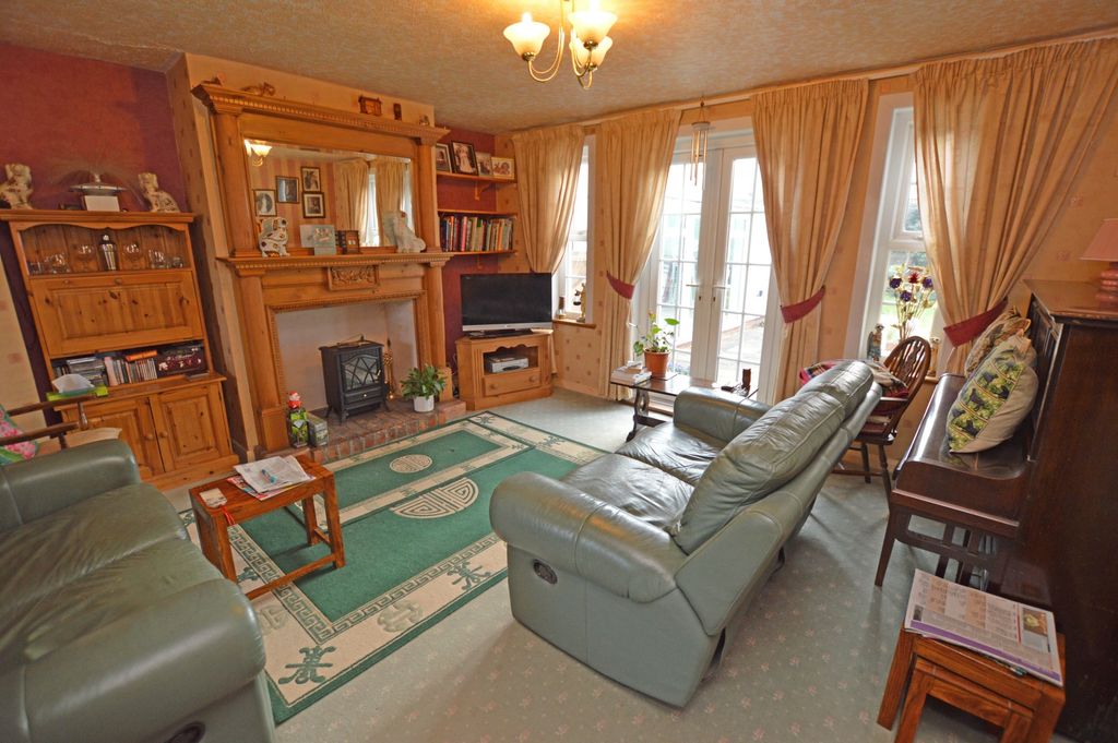 Property photo 2 of 14