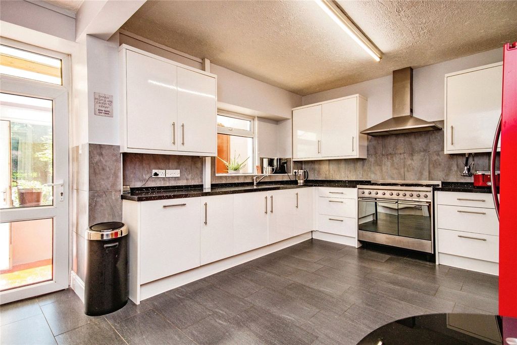 Property photo 3 of 23 Picture No. 03