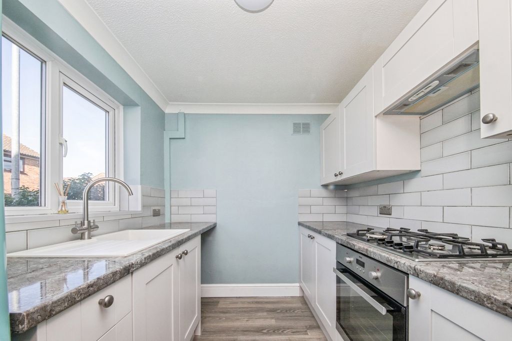 Property photo 3 of 15 Pbox-Img.Jpg