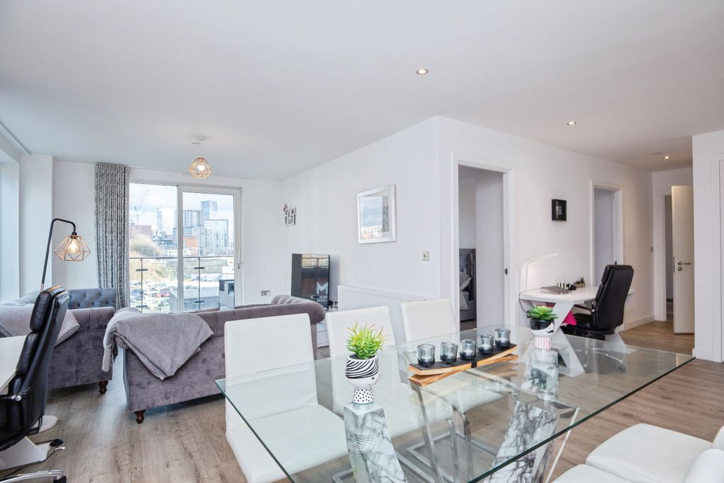 Property photo 2 of 12 Open Plan Living