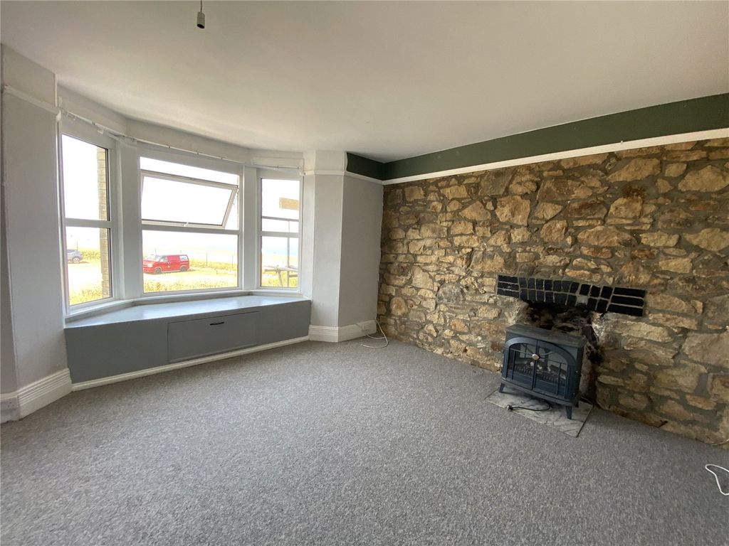Property photo 3 of 8 Picture No. 02