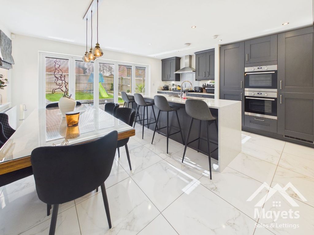 Property photo 2 of 38