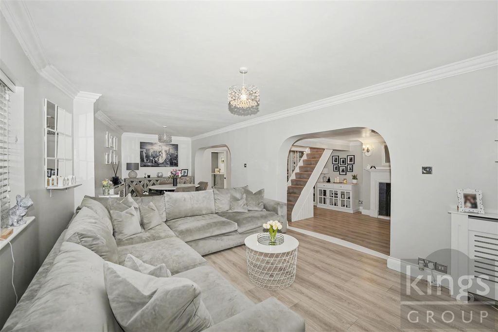 Property photo 3 of 23