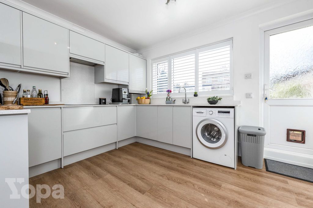 Property photo 2 of 14 Photo #2