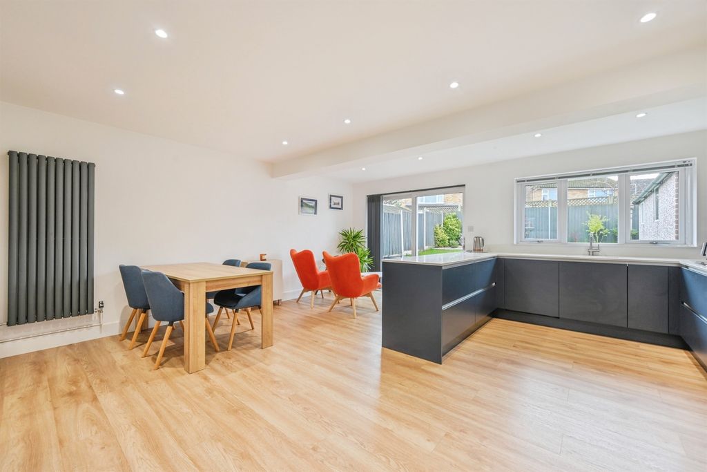 Property photo 2 of 17 Kitchen Diner