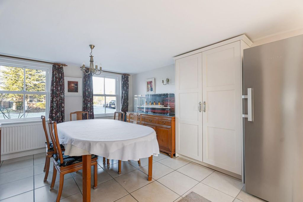 Property photo 3 of 20 Image