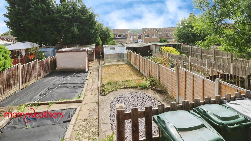 Property photo 3 of 12 External