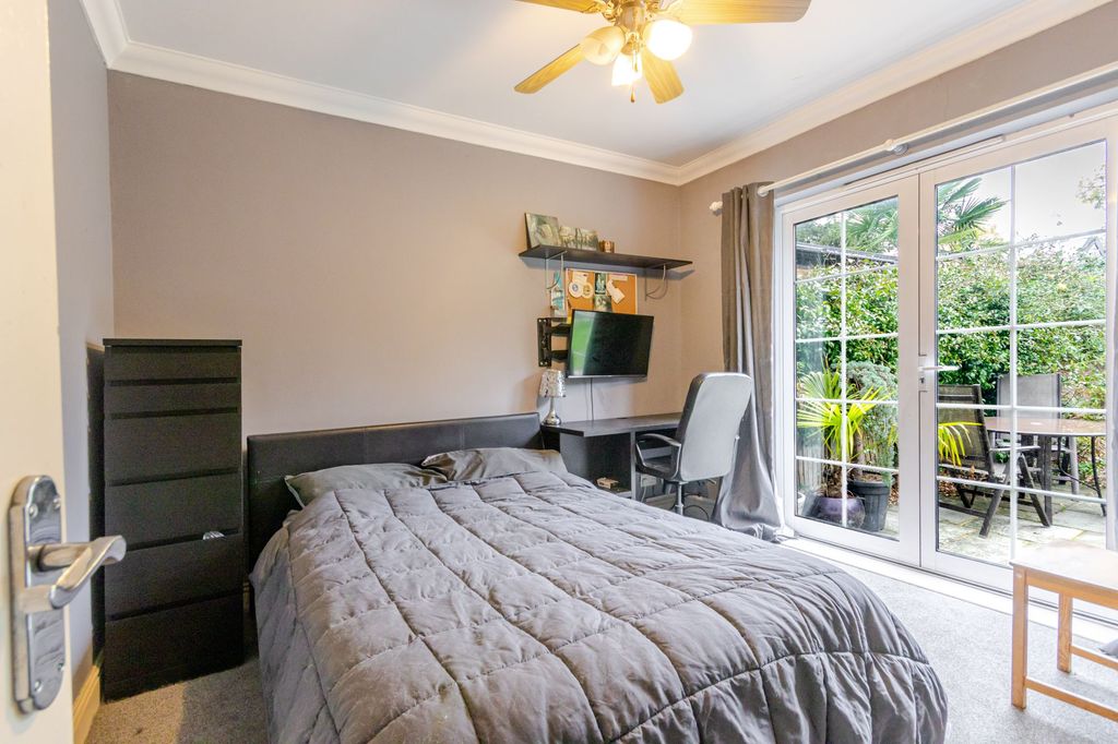 Property photo 3 of 17 Bedroom 2