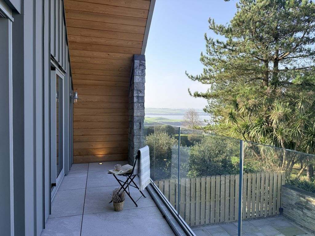 Property photo 3 of 28 Gallery