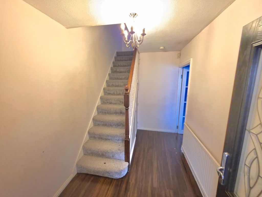 Property photo 3 of 27