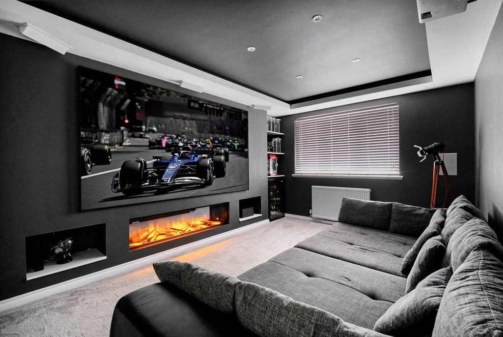 Property photo 2 of 23