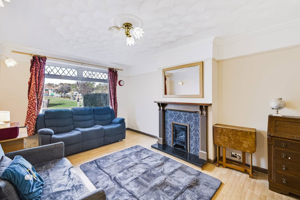 Property photo 2 of 22