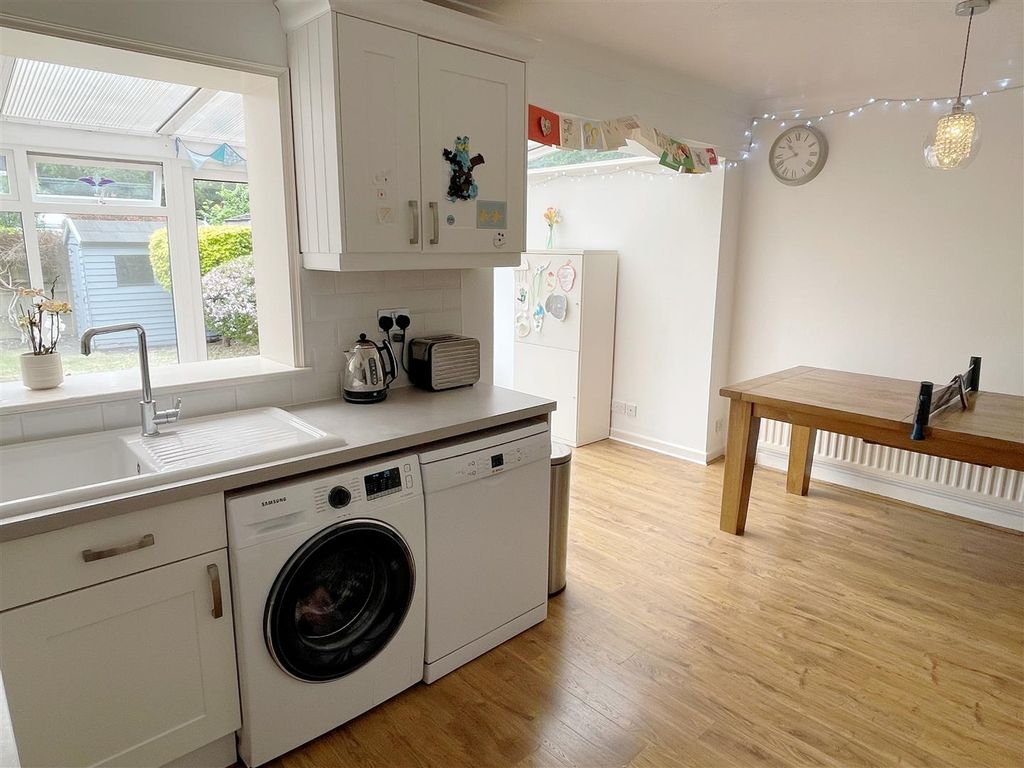 Property photo 3 of 17 Kitch - Break 1.Jpg