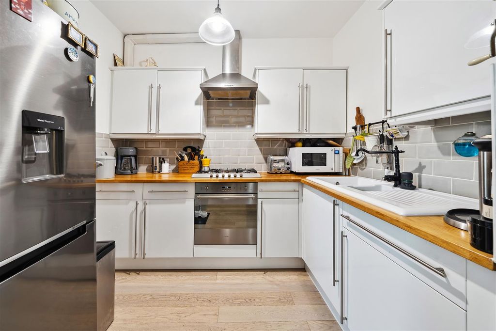 Property photo 3 of 14 3.Jpg