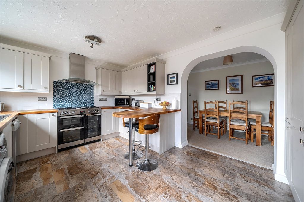 Property photo 2 of 11 Kitchen/Dining
