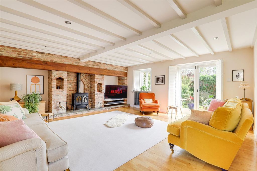 Property photo 2 of 36