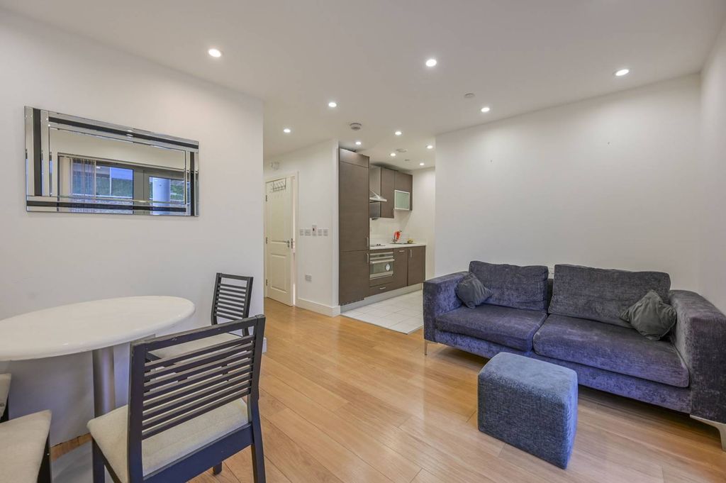 Property photo 1 of 7