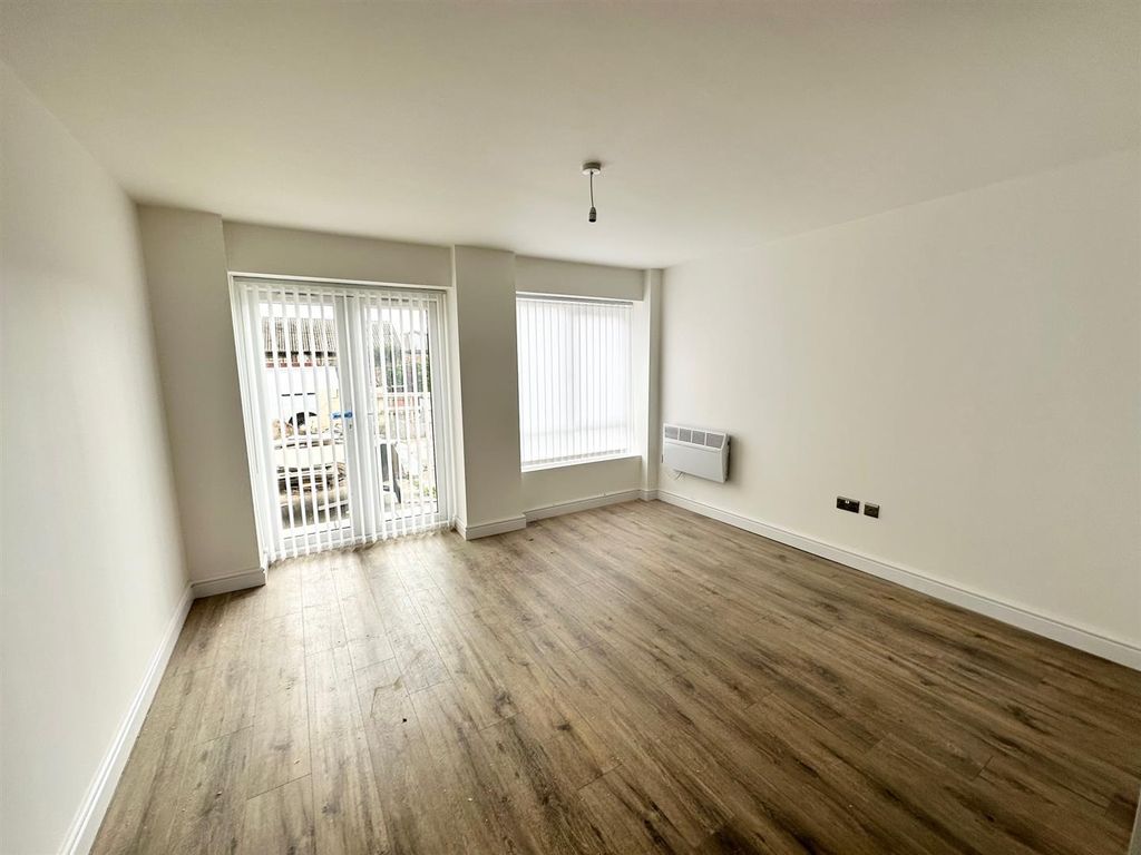 Property photo 3 of 11 Open Plan Lounge Kitchen