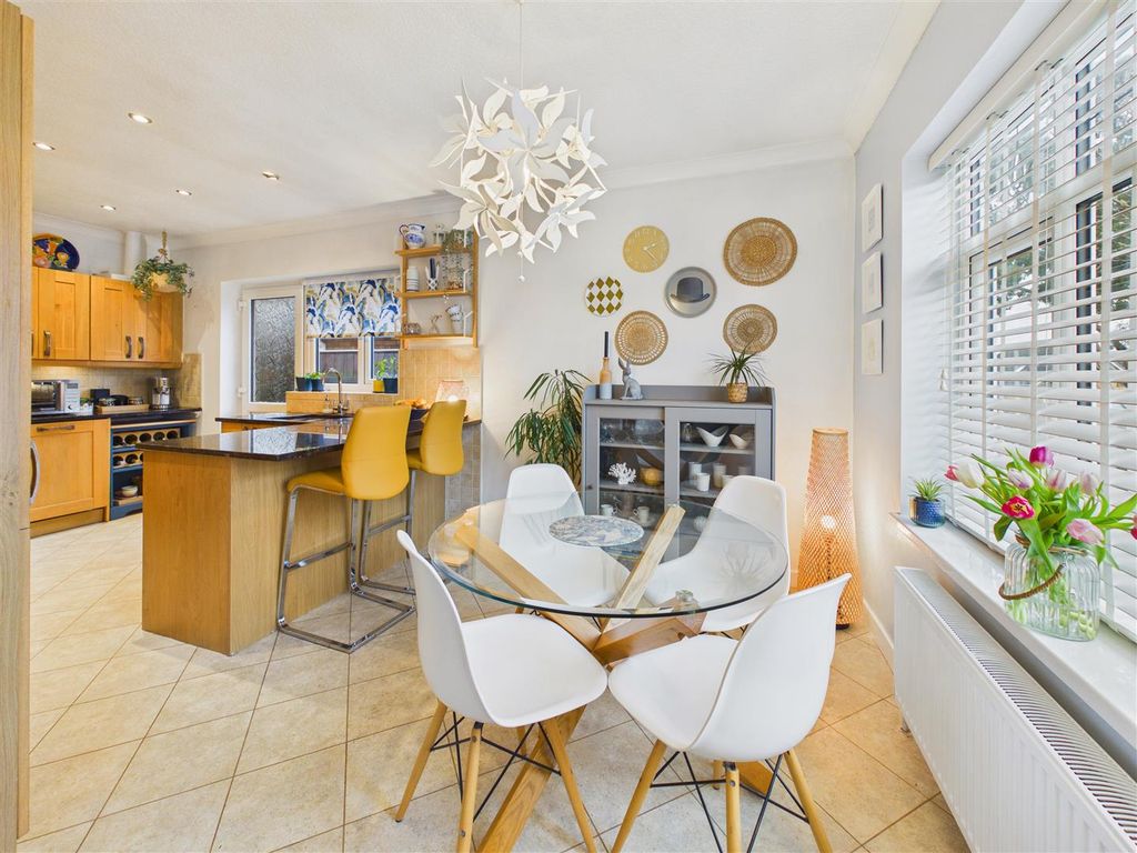 Property photo 2 of 19 Dining Kitchen