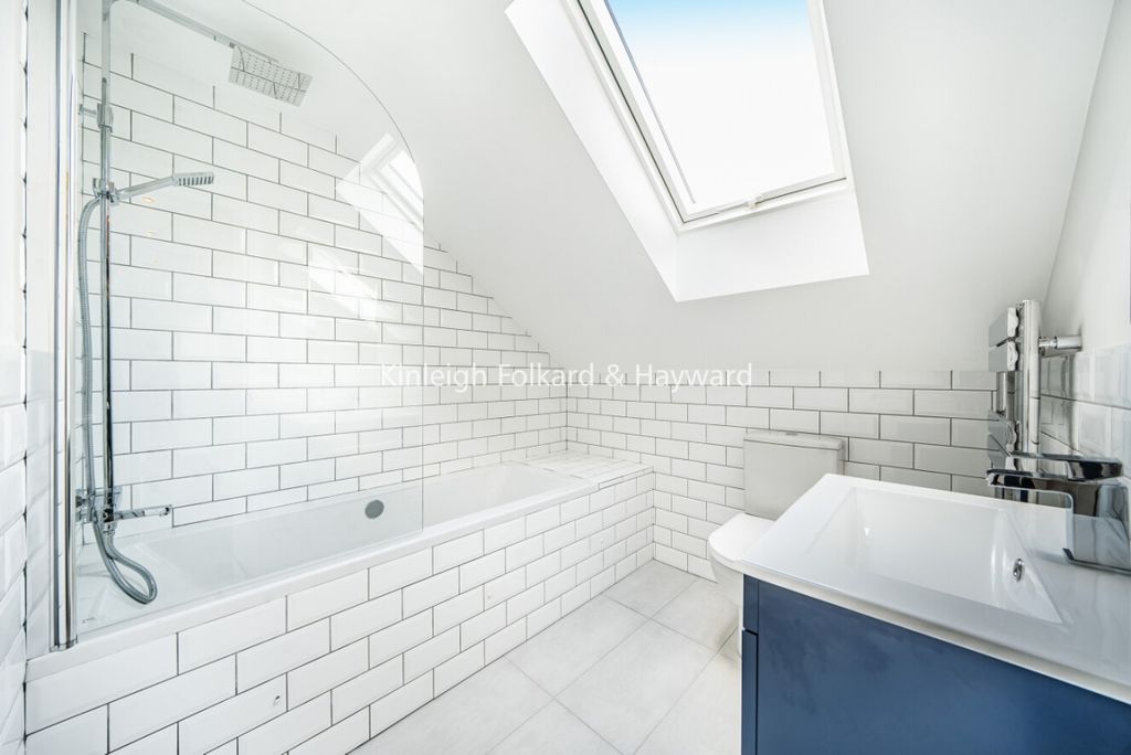 Property photo 3 of 17 3De00Bbf-E840-4F4E-9