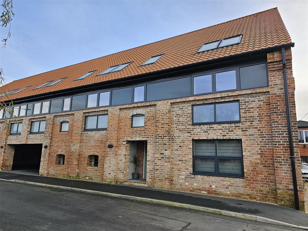 Property photo 1 of 20 External.Jpg