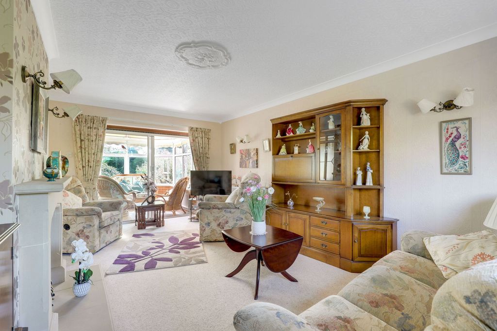 Property photo 2 of 22