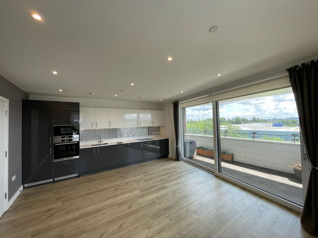 Property photo 1 of 5
