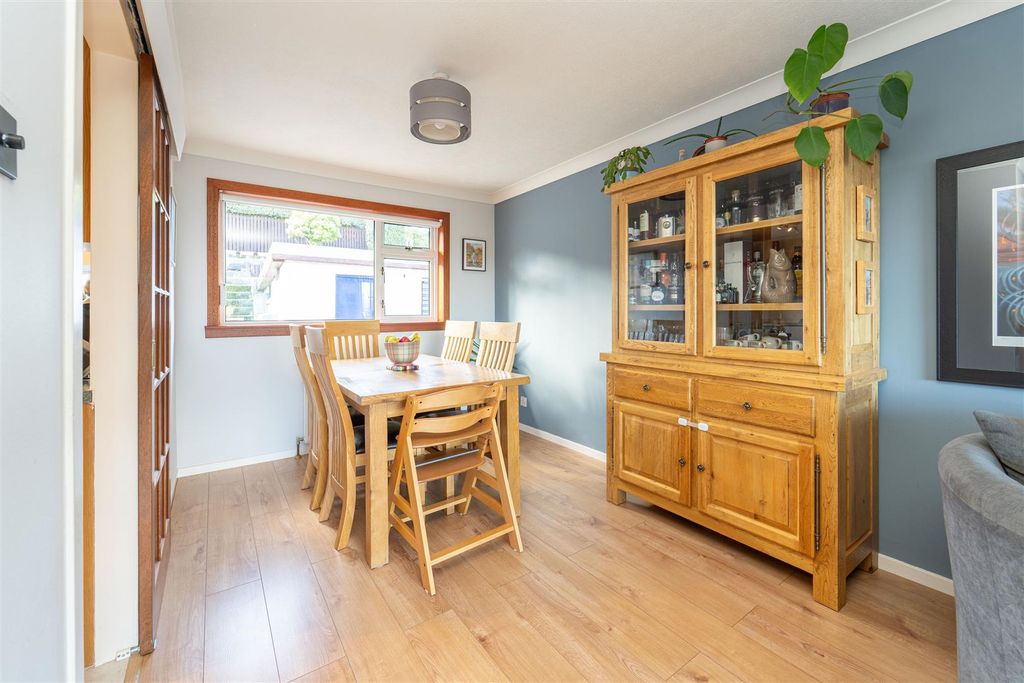 Property photo 3 of 13 Lounge/Diner