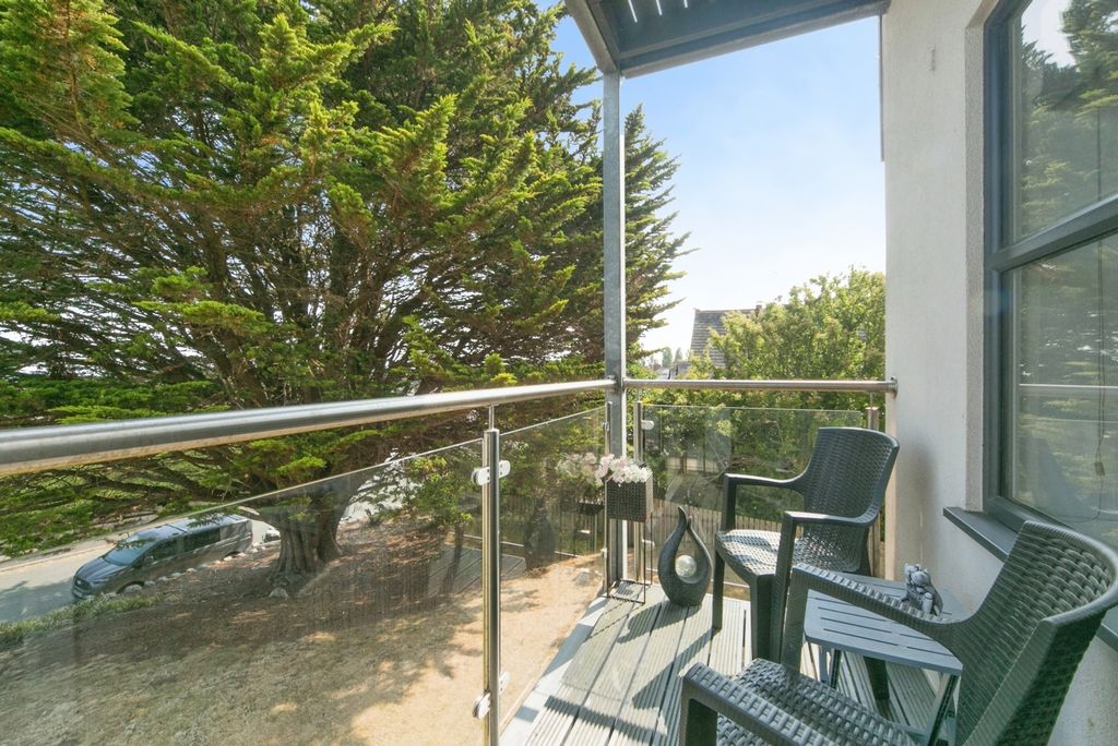 Property photo 2 of 19 Pbox-Img.Jpg