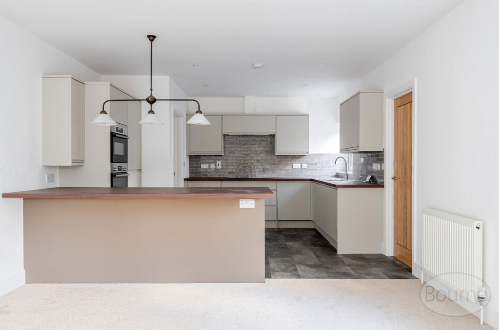 Property photo 2 of 21 Ef5B67Ac-4Fa2-461...