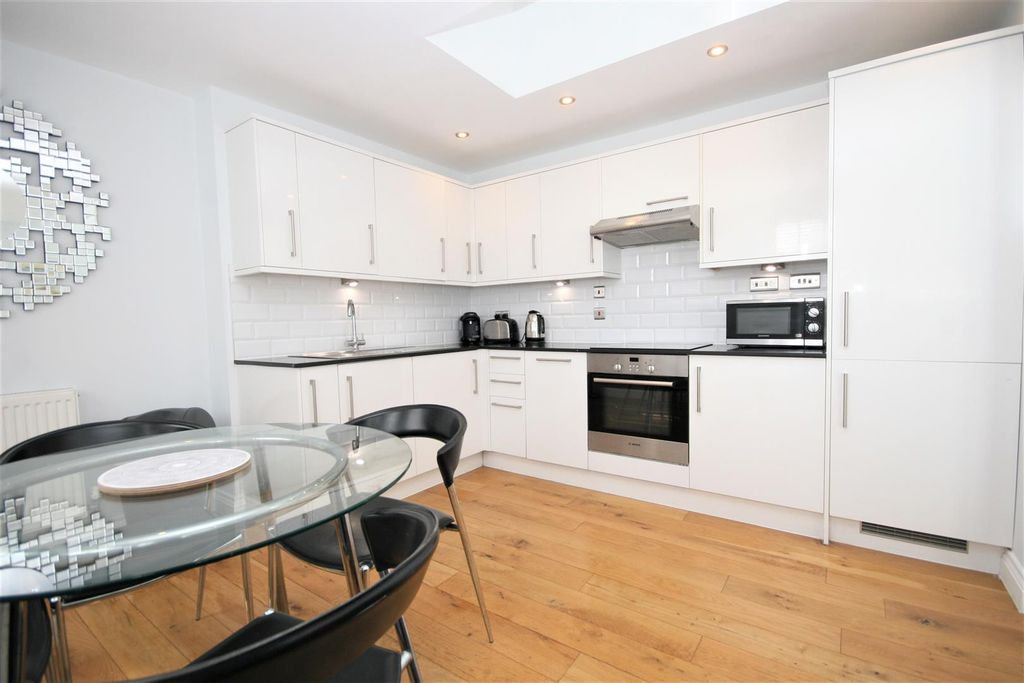 Property photo 3 of 15 Kitchen Area.Jpg