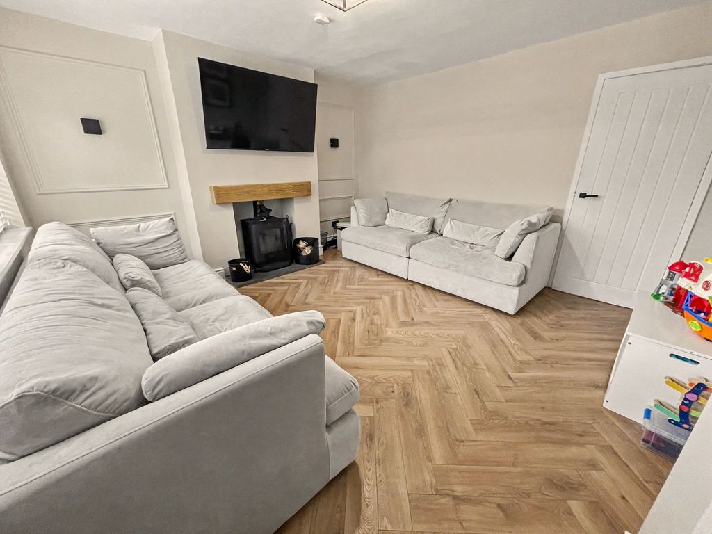Property photo 2 of 24