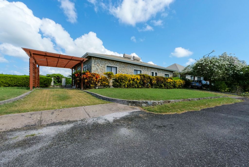 Property photo 2 of 49