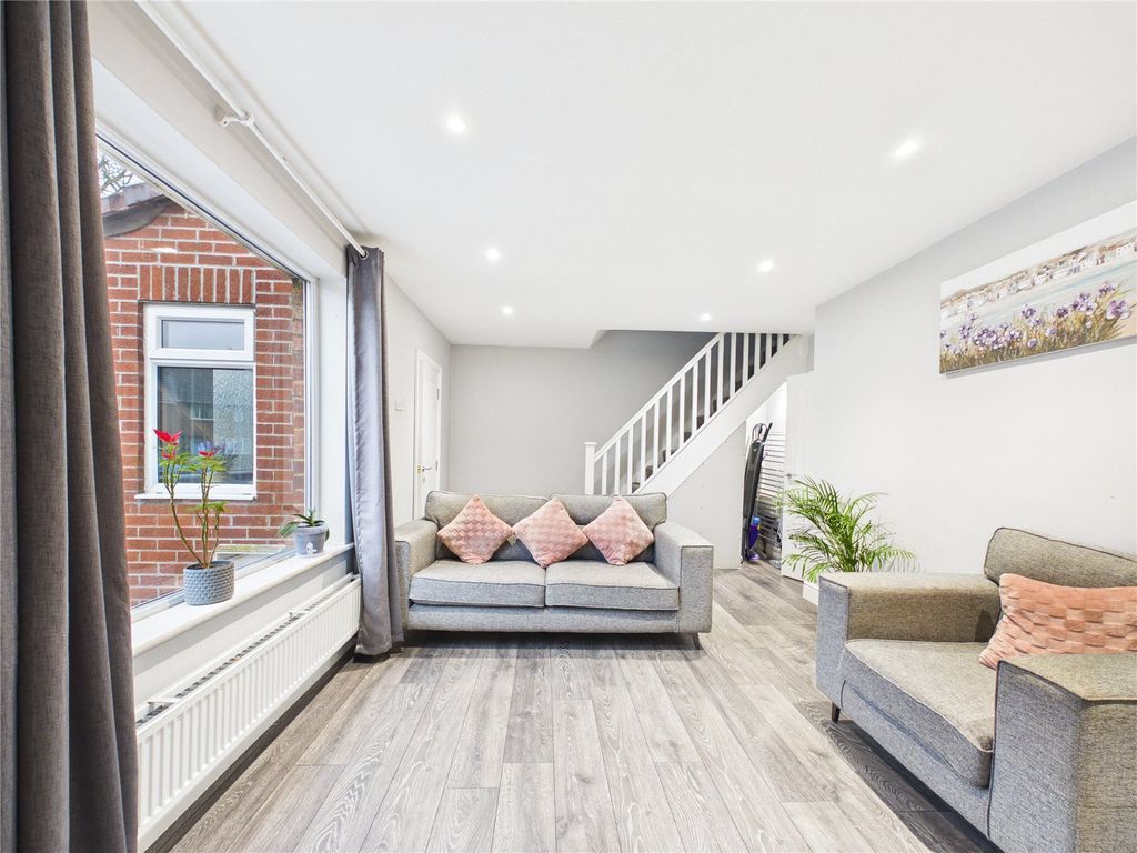 Property photo 3 of 25 Picture No. 05