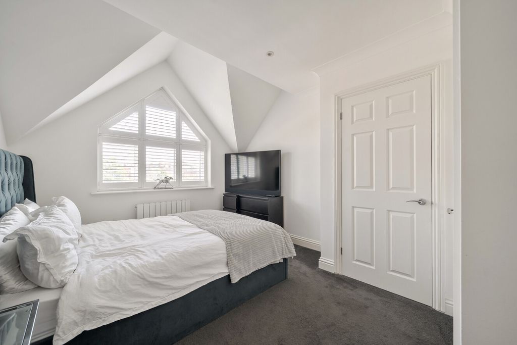 Property photo 3 of 13 1481827-14-6A3A8B...