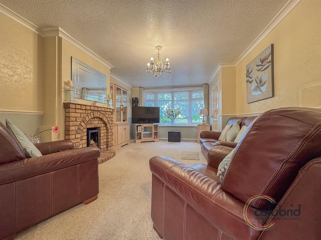 Property photo 2 of 28