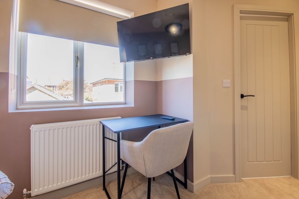 Property photo 2 of 11 E-2