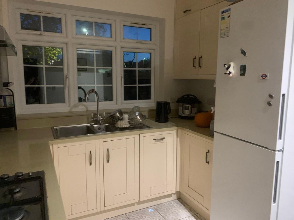 Property photo 3 of 11 Photo 2