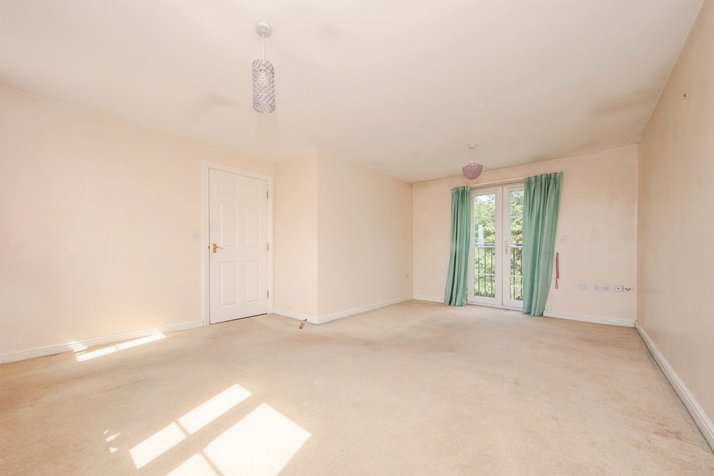Property photo 2 of 11