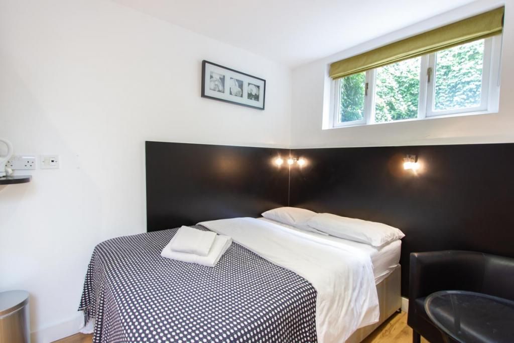 Property photo 1 of 8 Studio To Rent