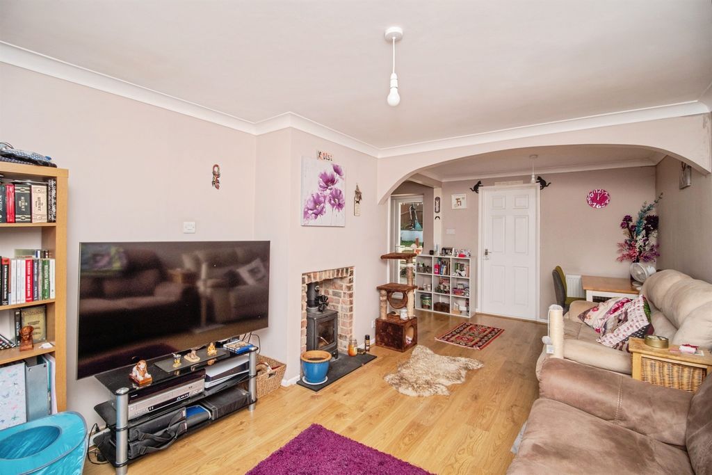 Property photo 2 of 17