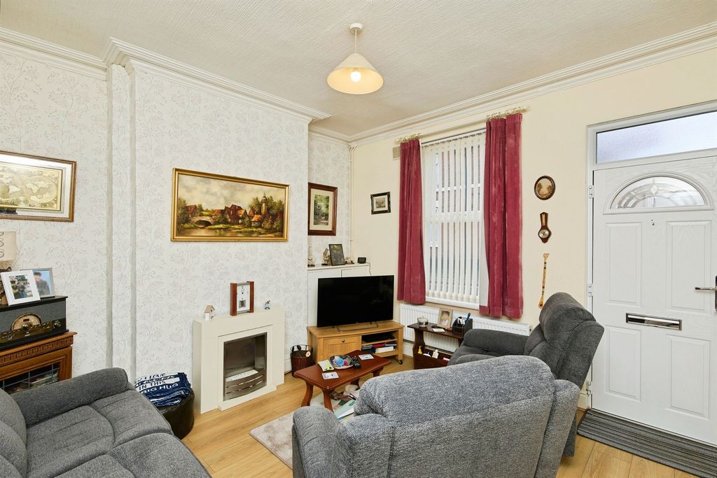 Property photo 2 of 9