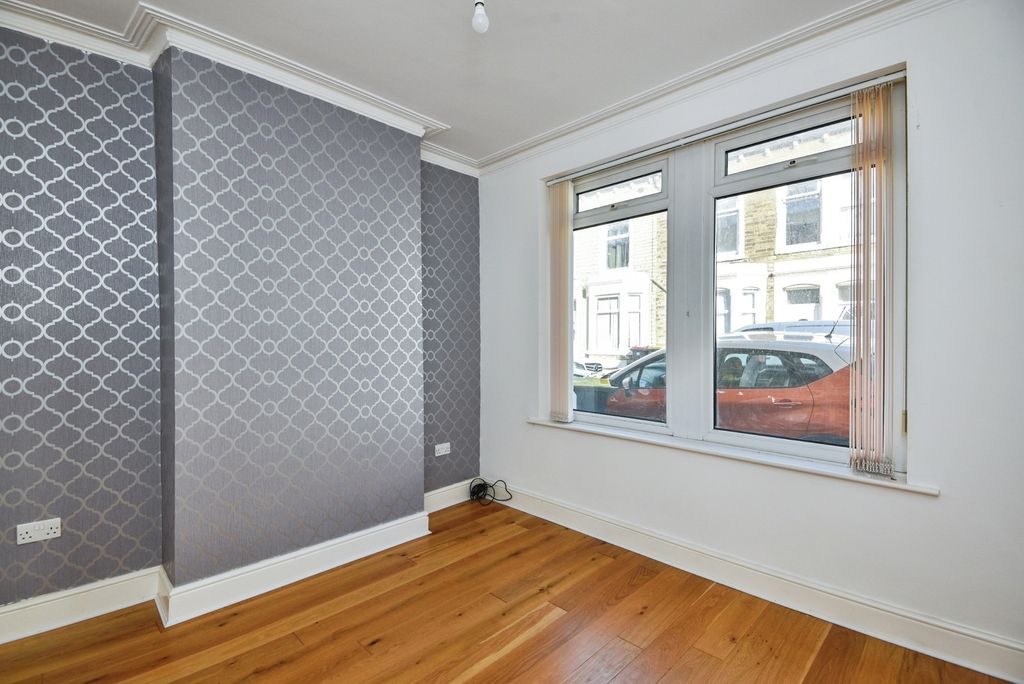 Property photo 2 of 20 Pbox-Img.Jpg