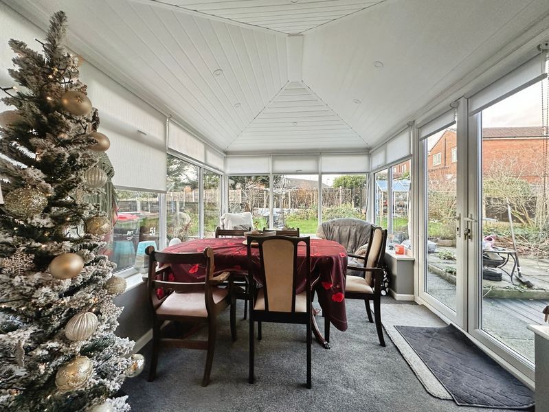 Property photo 3 of 18 Conservatory