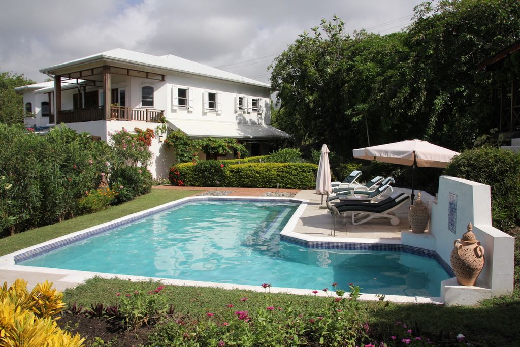 Property photo 1 of 94