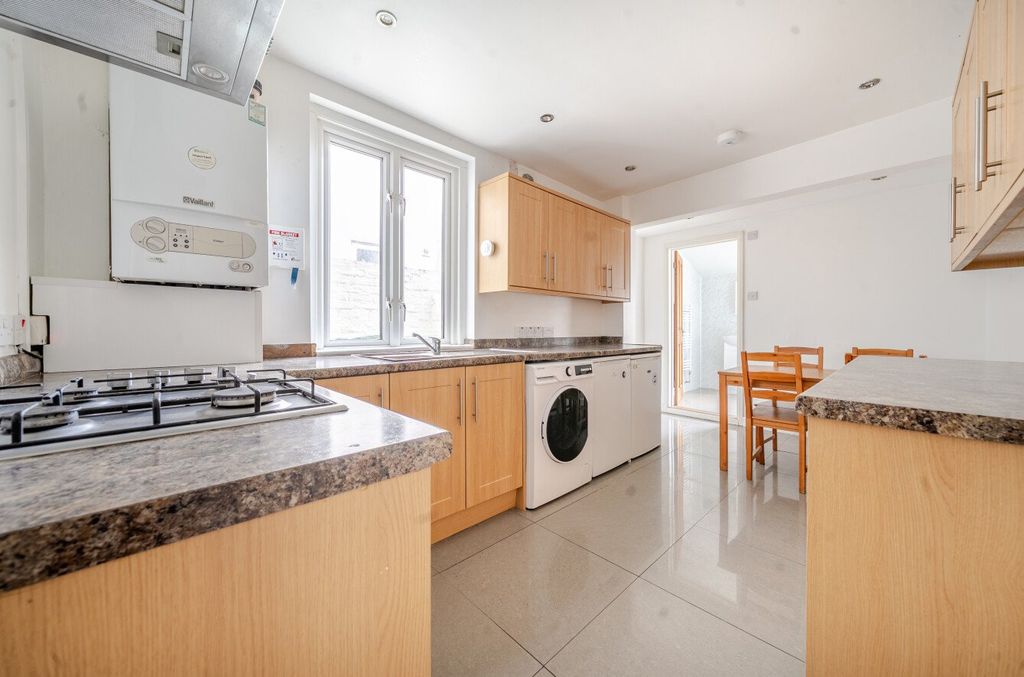 Property photo 2 of 15 1360868-3-68Da78c...